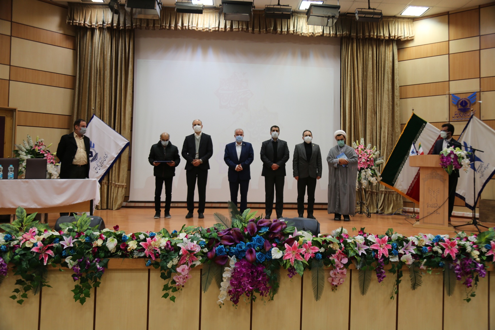 مراسم پایان سال و قدردانی از خدمات یک‌ساله کارکنان دانشگاه آزاد اسلامی واحد یادگار امام خمینی(ره) شهرری