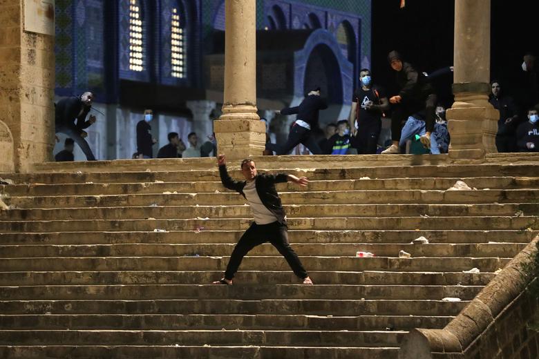 درگیری پلیس با فلسطینیان در مسجد الاقصی در بیت المقدس