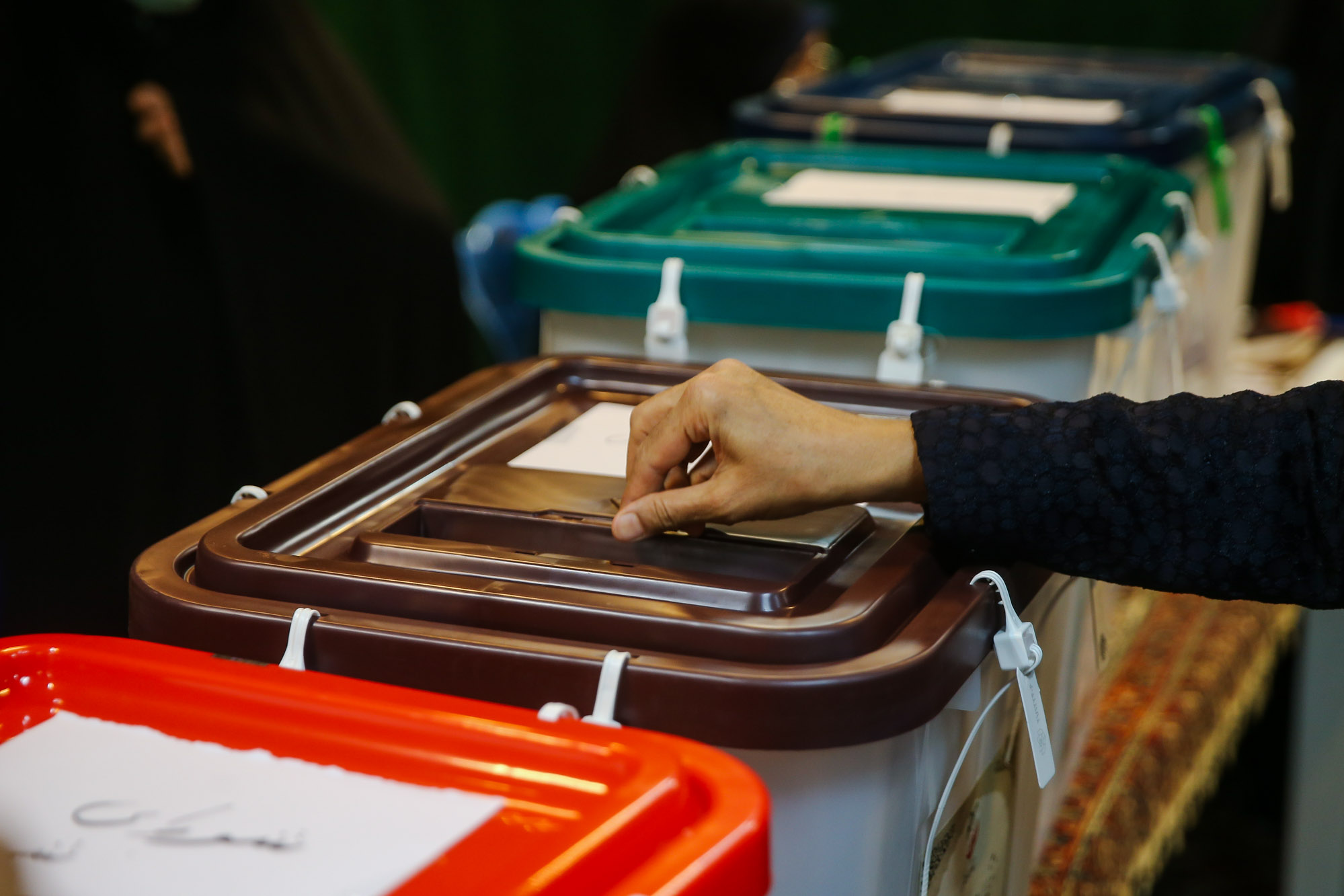 انتخابات 1400 در تهران در ساعات پایانی