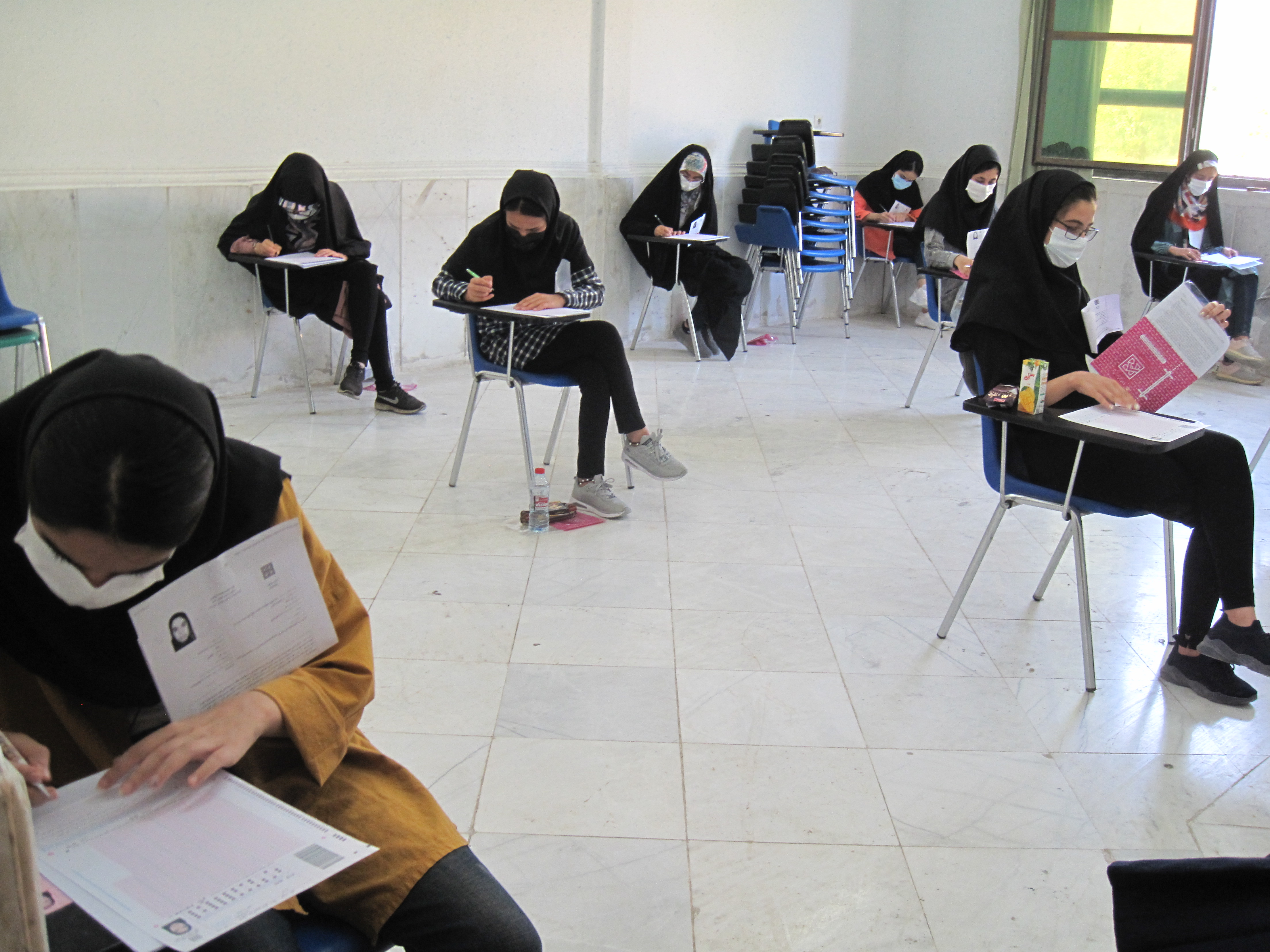 رقابت 166 داوطلب گروه هنر کنکور 1400 در دانشگاه آزاد اسلامی نی‌ریز