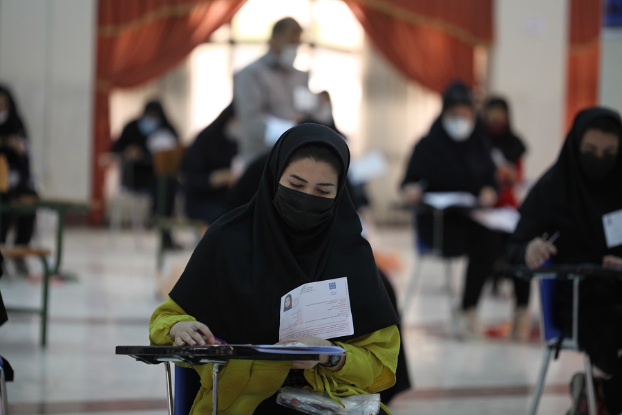 برزاری آزمون سراسری در دانشگاه آزاد اسلامی واحد نجف‌آباد