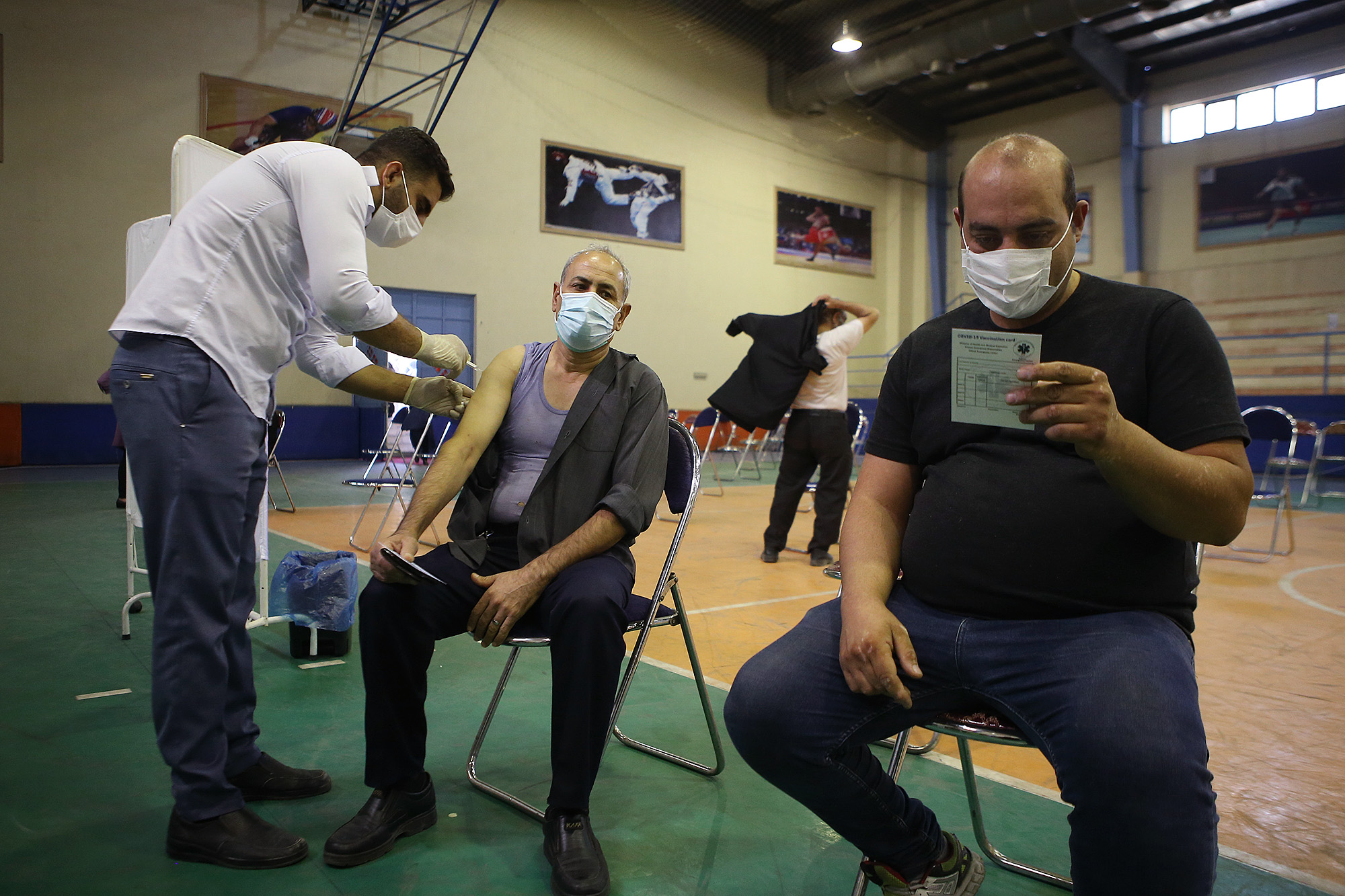 تزریق دُز دوم واکسن کرونا در مجموعه شهید اسماعیلی