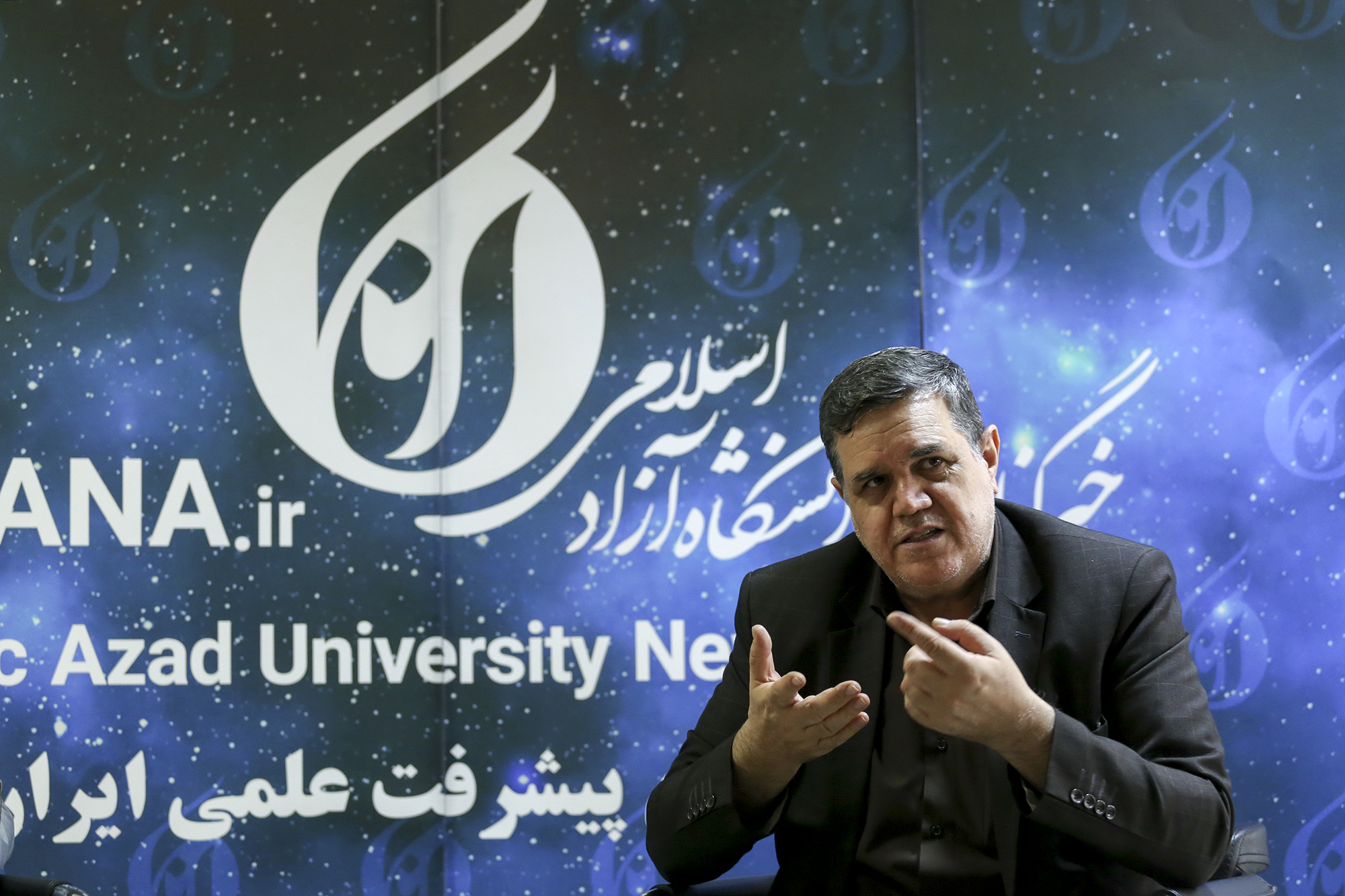 حسین خنیفررییس دانشگاه فرهنگیان