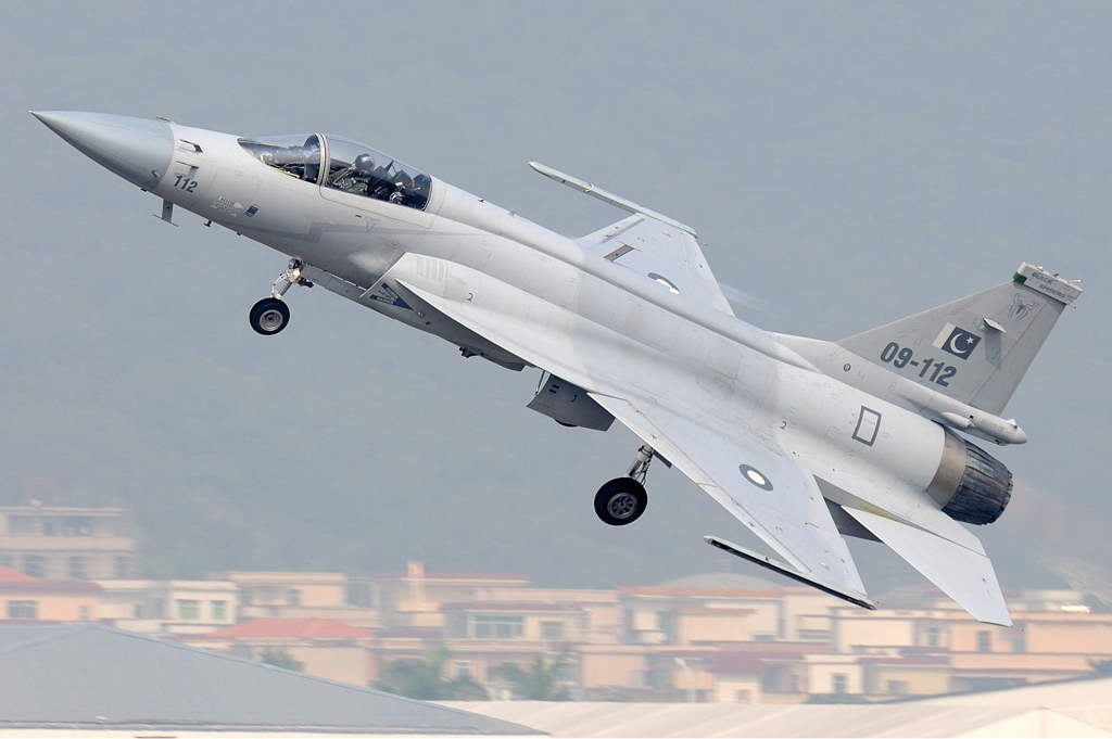 جنگنده چینی  JF-۱۷