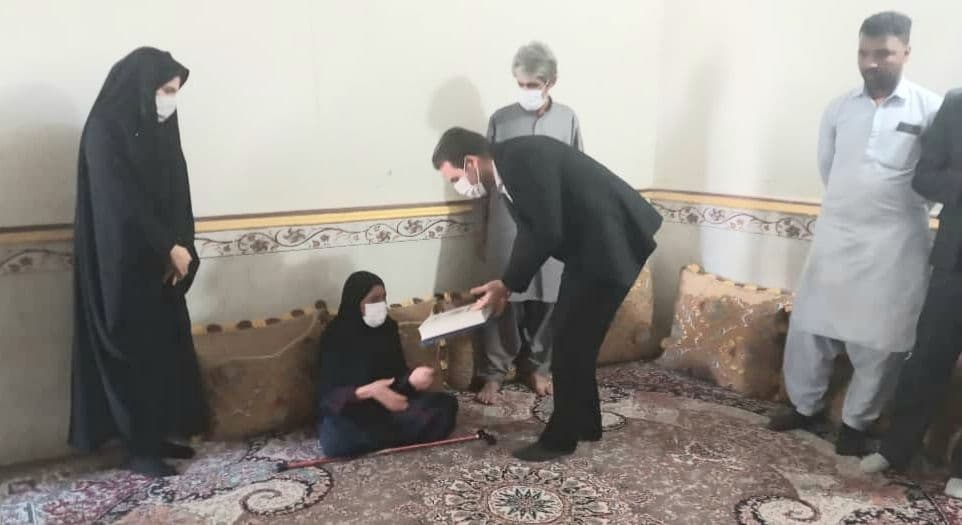 دیدار دانشگاهیان دانشگاه آزاد اسلامی چابهار با مادر شهید عظیم بلوچی