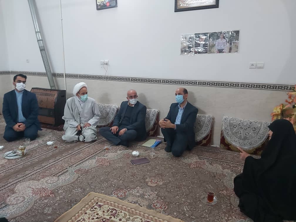 دیدار رئیس دانشگاه آزاد یزد با خانواده شهدا و ایثارگران