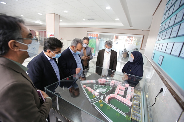 بازدید مسئولان دانشگاه آزاد اسلامی لرستان از امکانات و مراکز واحد اراک