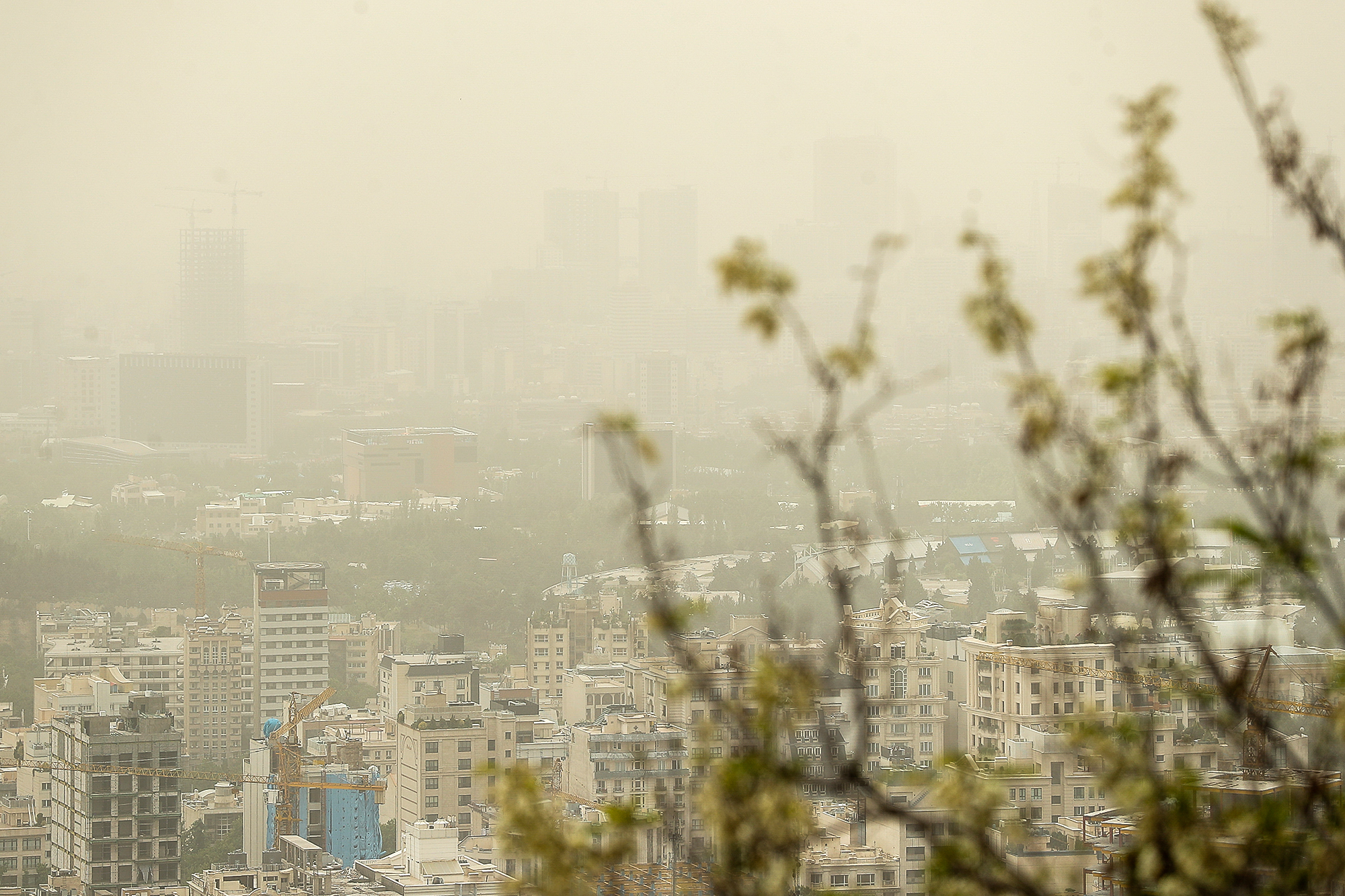 آلودگی هوای تهران در اثر ریزگردها و گرد و غبار