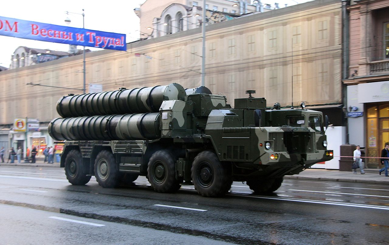 1280px-S-300_-_2009_Moscow_Victory_Day_Parade_(2).jpg
