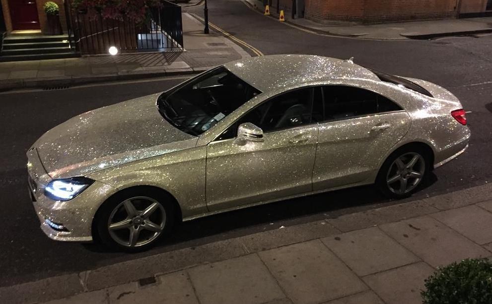 the-mercedes-cls-covered-in-swarowski-crystals-is-now-on-ebay-87623_1.jpg