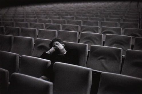 tom-waite-in-empty-cinema3434.jpg