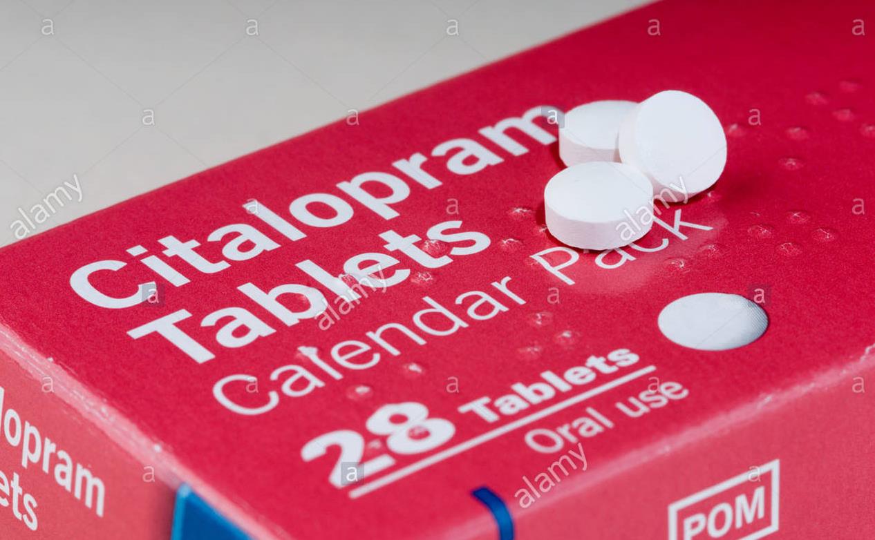 generic-image-of-citalopram-tablets-prescribed-as-an-antidepressant-CFEB7M.jpg