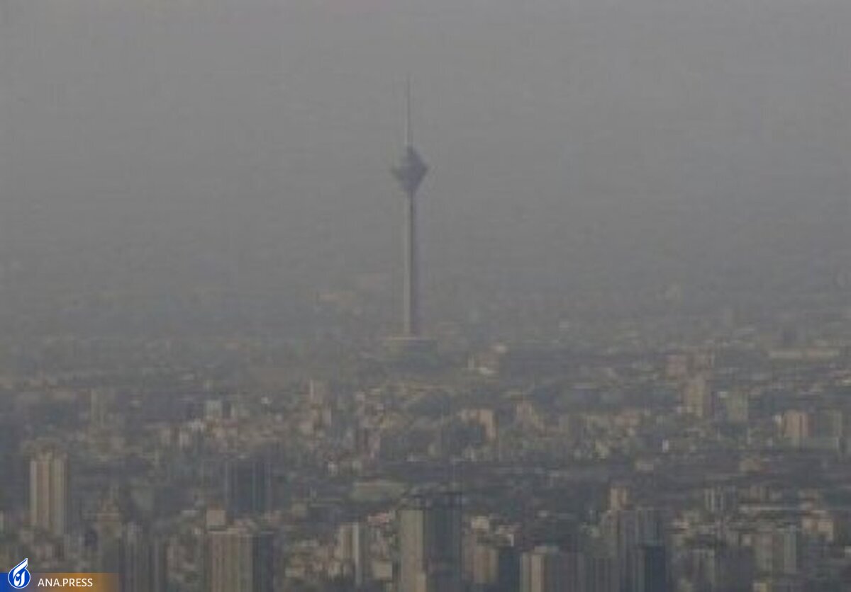 وضعیت هوای تهران برای همه گروههای جامعه قرمز است