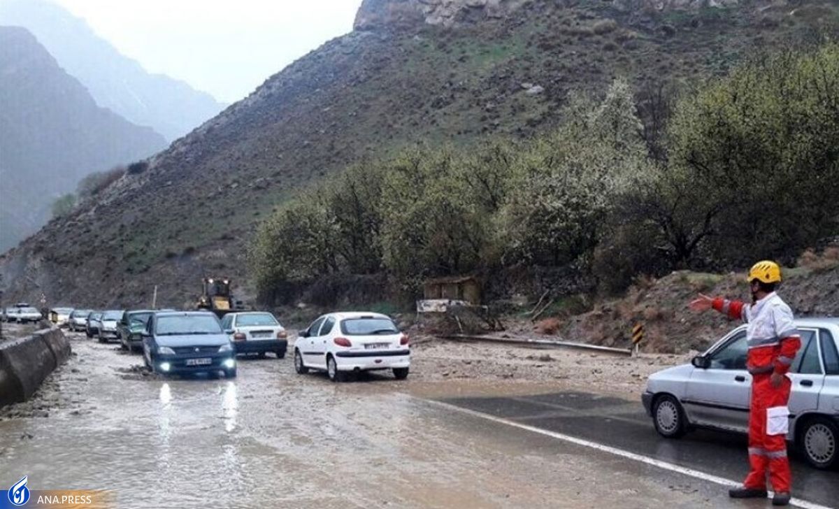 جاده چالوس بارانی شد؛ ترافیک سنگین در آزادراه کرج - تهران