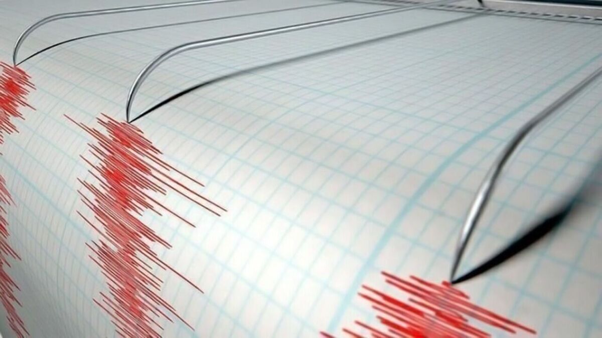 زلزله‌ ۷.۹ ریشتری اندونزی را لرزاند