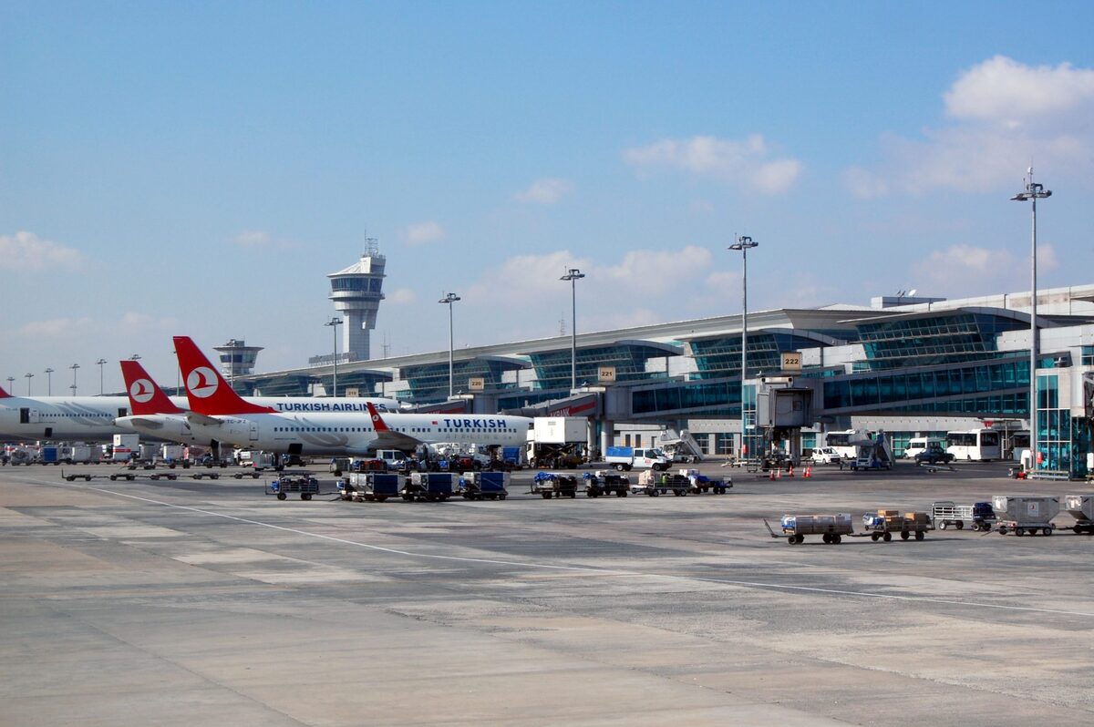 فرودگاه استانبول بسته شد