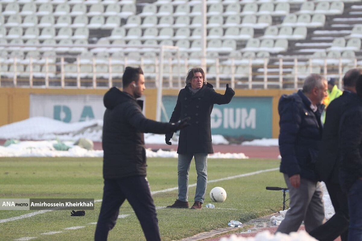 ساپینتو - حسینی برخورد سردی که قبل از بازی شروع شد  وقتی وساطت طاهری هم جواب نداد+تصاویر