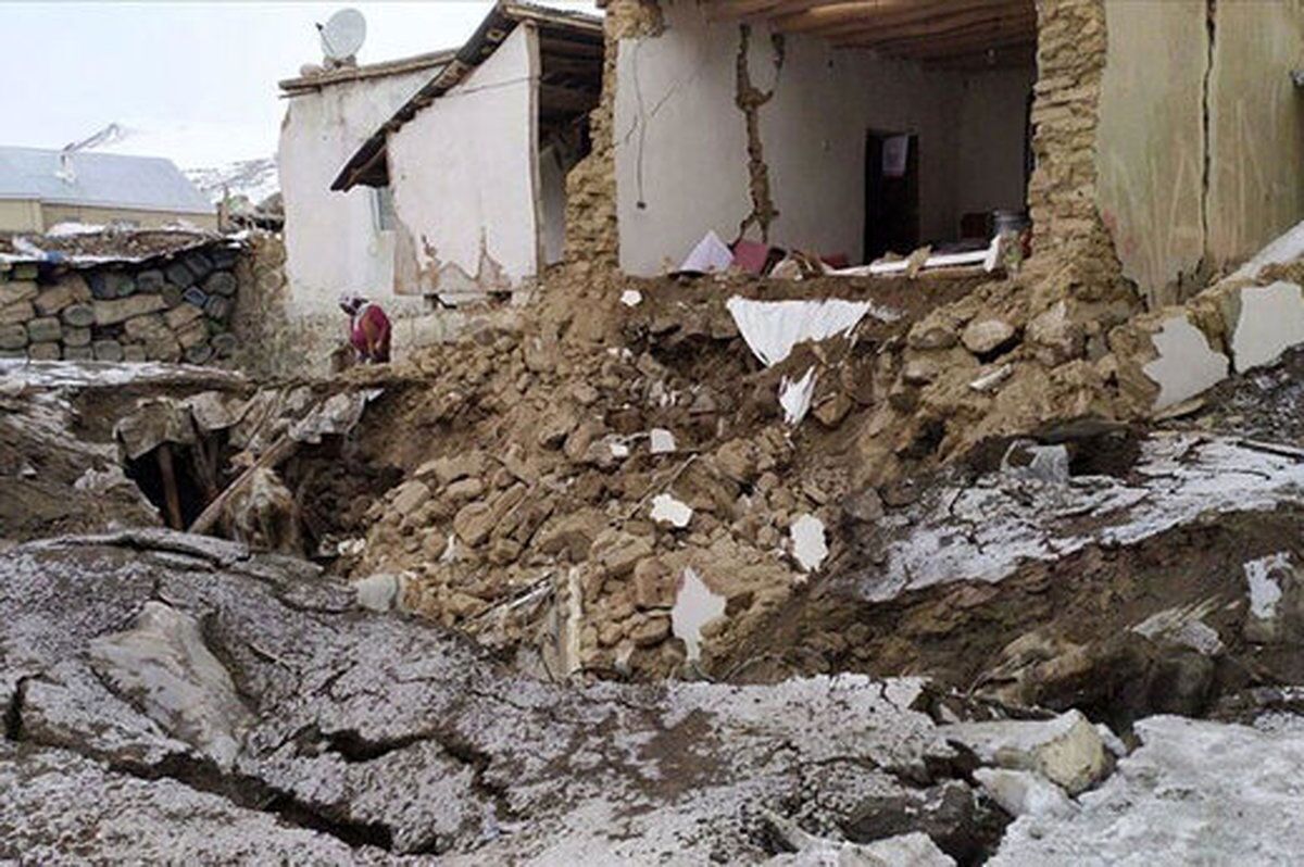 ۸۸ مدرسه تحت تاثیر زلزله شب گذشته خوی قرار گرفتند