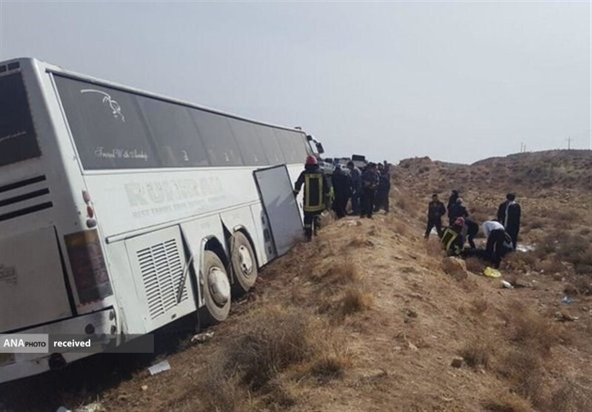 واژگونی اتوبوس در خراسان رضوی ۴۰ مصدوم برجای گذاشت