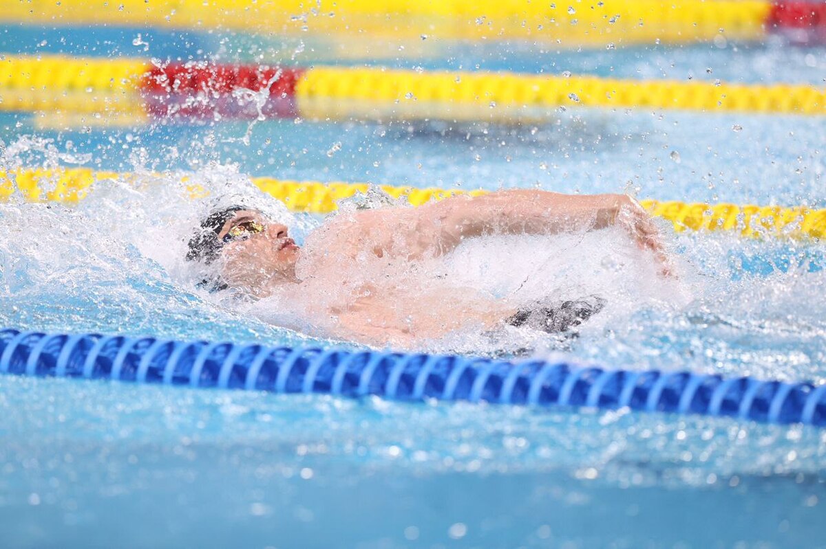 رکوردشکنی سام در ماده ۲۰۰ متر شنا