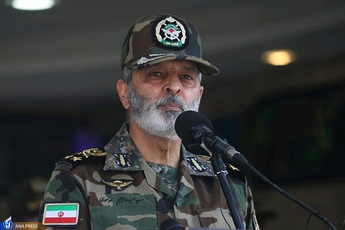 دشمن درصدد انشقاق و تجزیه ایران است  نسبت به حفظ حریم مرز‌های جمهوری اسلامی حساسیم
