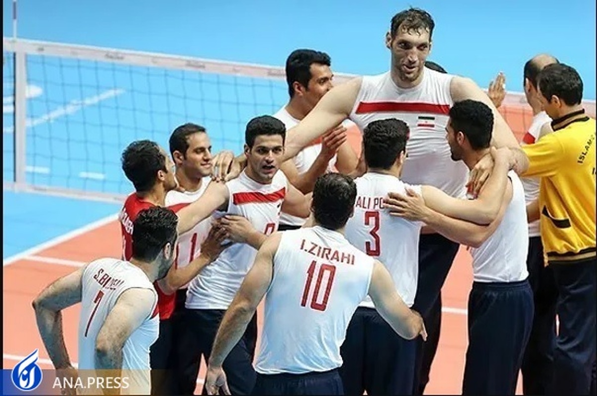سجده شکر مردان والیبال نشسته به پرچم ایران+ عکس