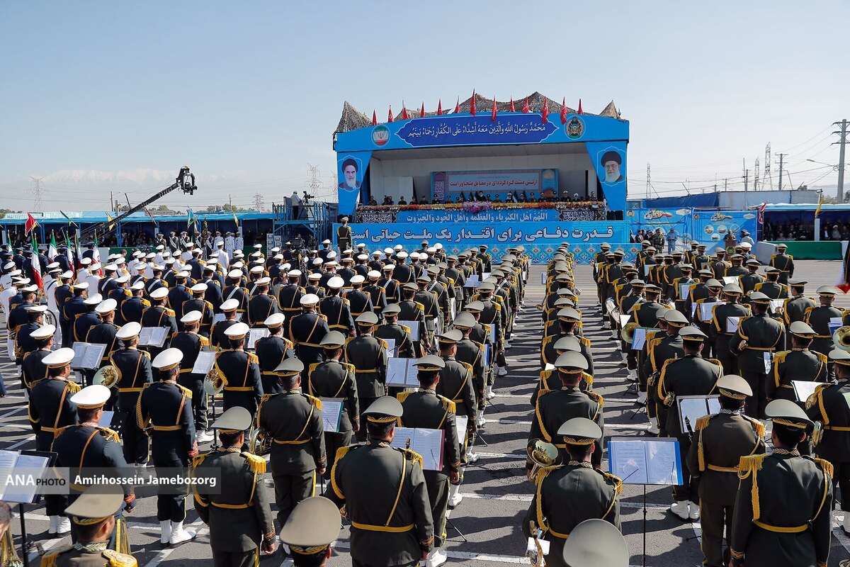 مراسم رژه روز ارتش در تهران آغاز شد