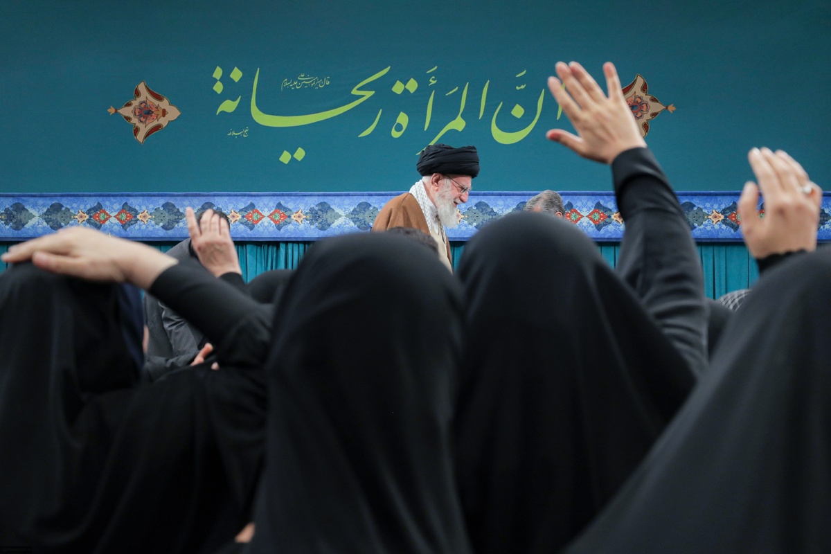 حضور زنان در جامعه از منظر رهبر انقلاب اسلامی