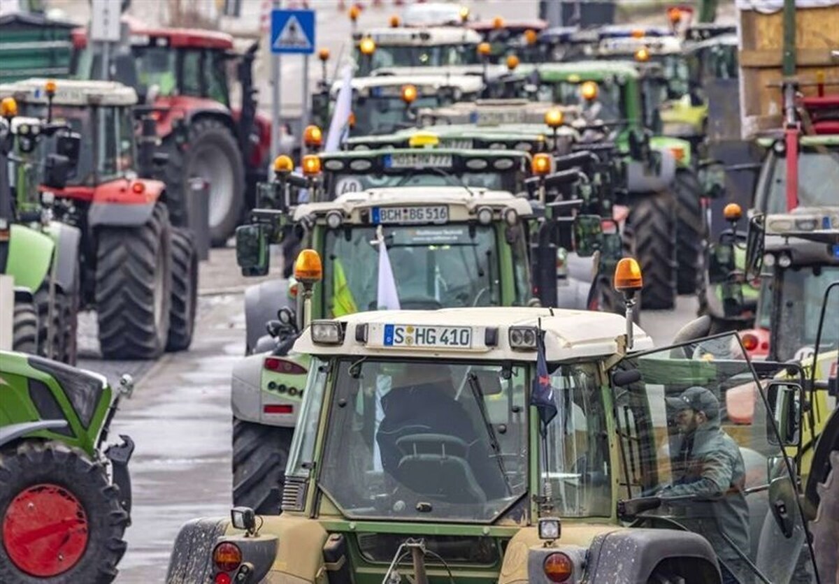 تداوم اعتراضات تراکتوری کشاورزان آلمانی در اشتوتگارت