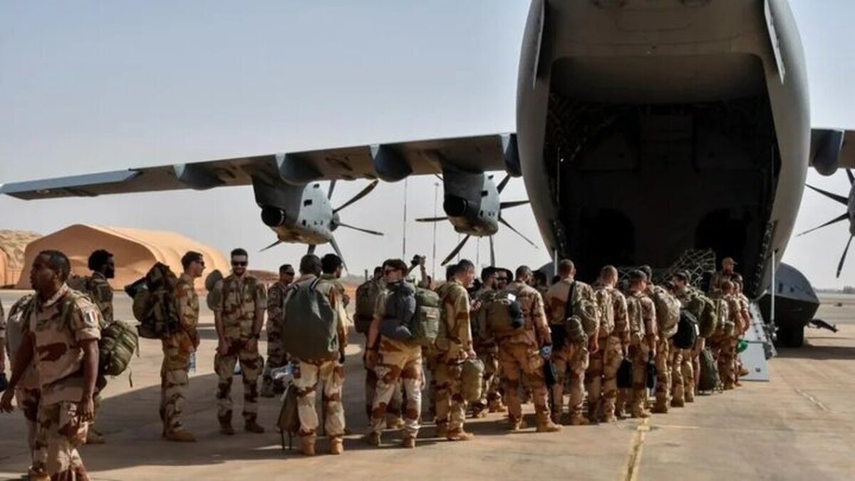 نظامیان فرانسه از سه کشور آفریقایی خارج می‌شوند