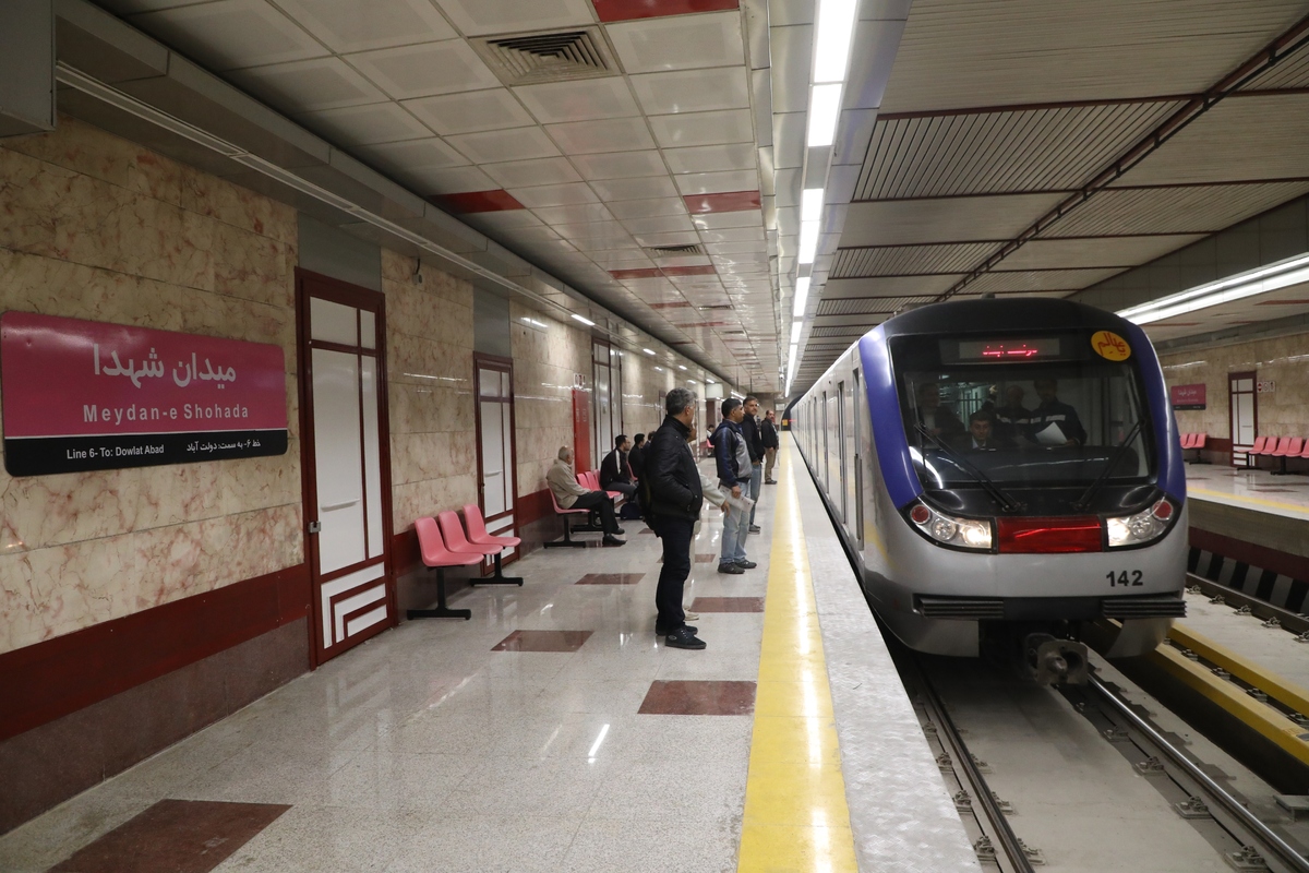 کاهش سرفاصله حرکت قطارهای مترو/ رفع اختلال‌های فنی ایستگاه میدان کتاب