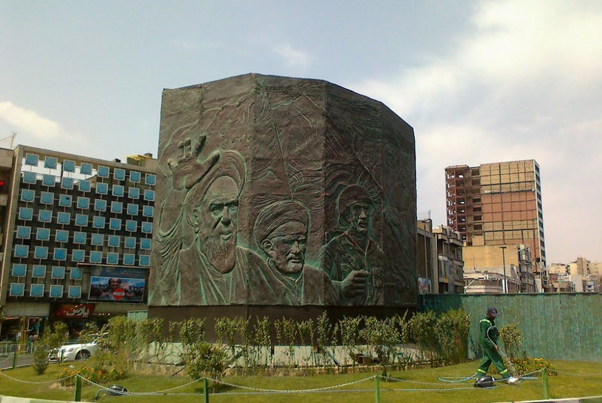 نگاهی به نقش اجتماعی مجسمه‌های شهری تهران