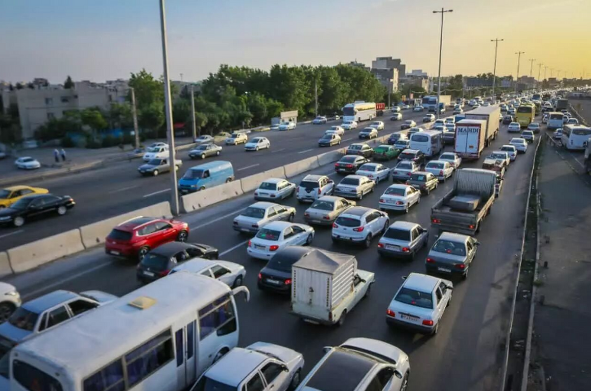 ترافیک سنگین در برخی از مقاطع محورهای قزوین- کرج و ساوه- تهران