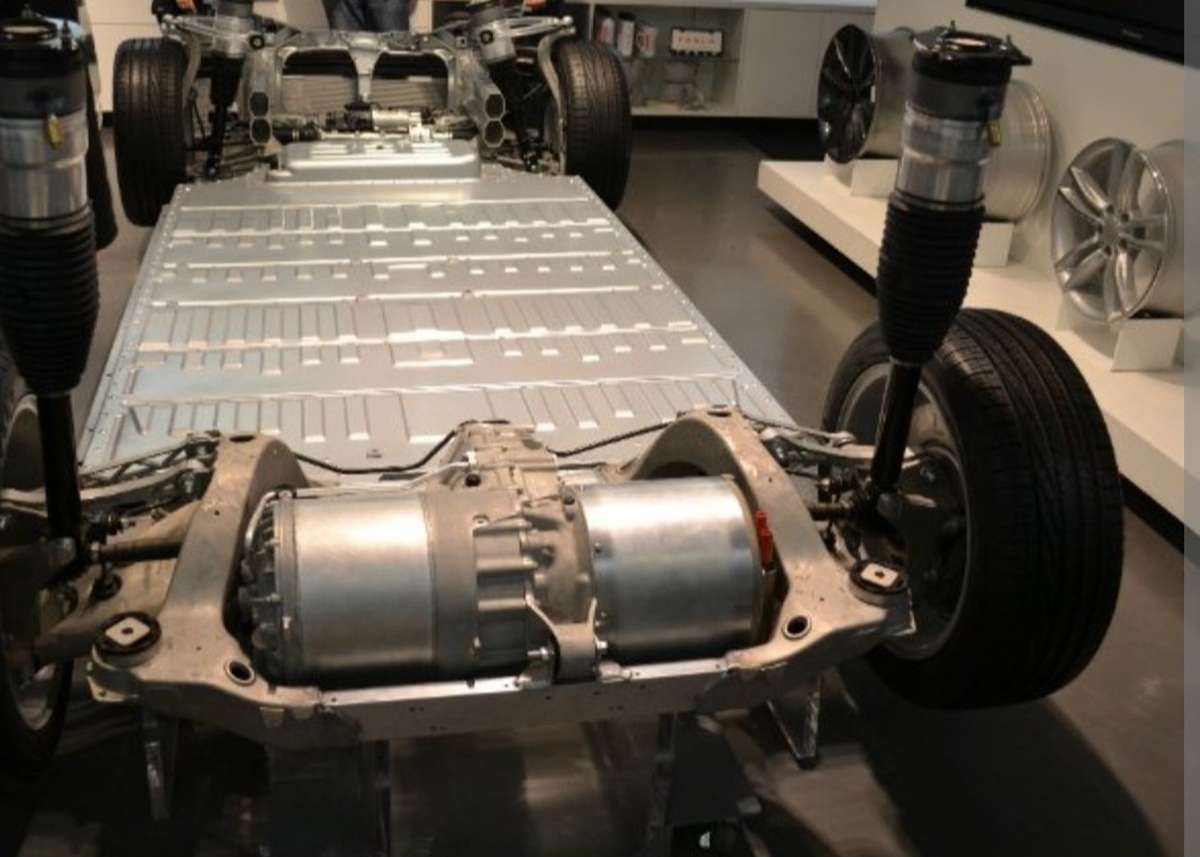 طراحی ساختار‌های نو با انگیزه بهبود عملکرد موتور‌های خودرو‌های الکتریکی توسط محققان کشور