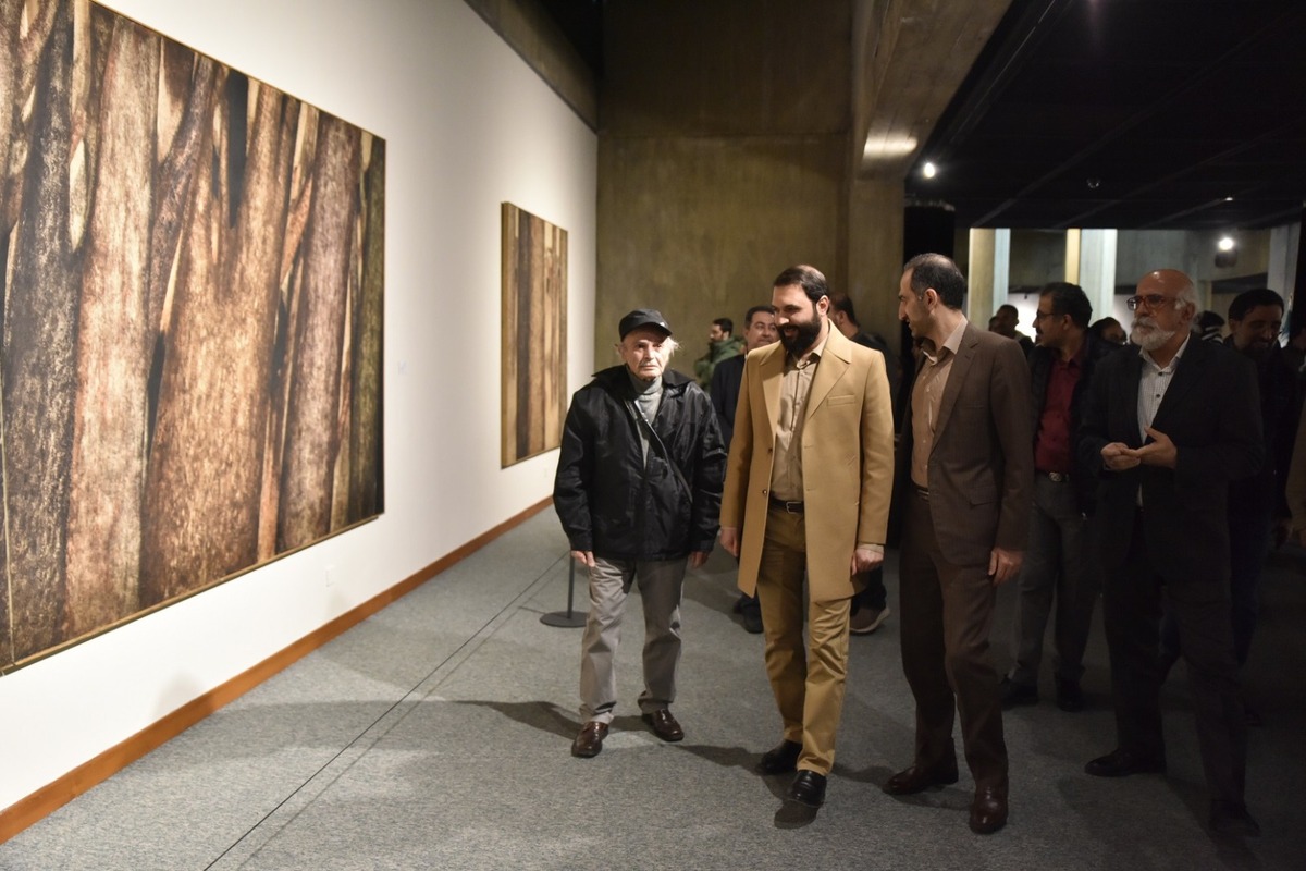 نمایشگاه «بر فراز دشت» در موزه هنر‌های معاصر تهران افتتاح شد