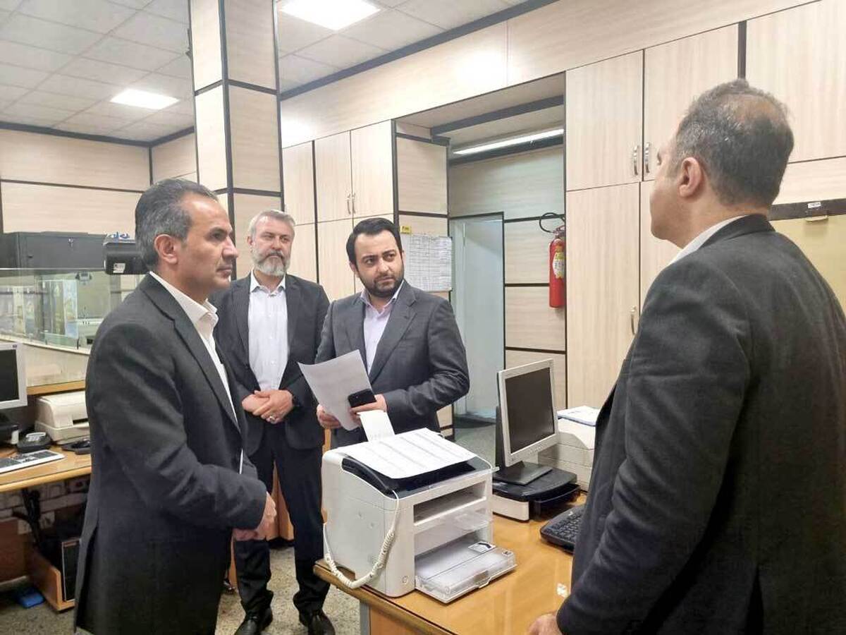 ​بازدید میدانی مدیرعامل بانک صادرات ایران از برخی شعب در ساعات کاری پایانی سال