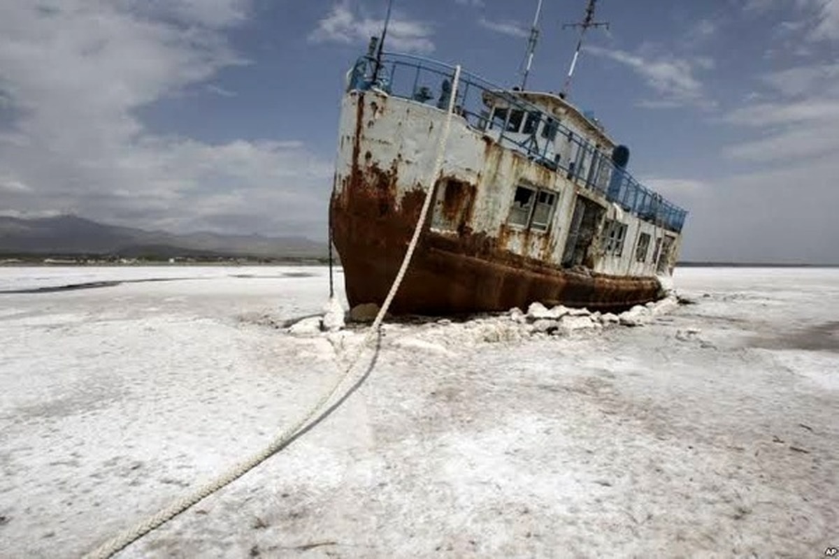 تاثیر گرد و غبار نمک دریاچه ارومیه بر سلامت مردم و دام‌ها