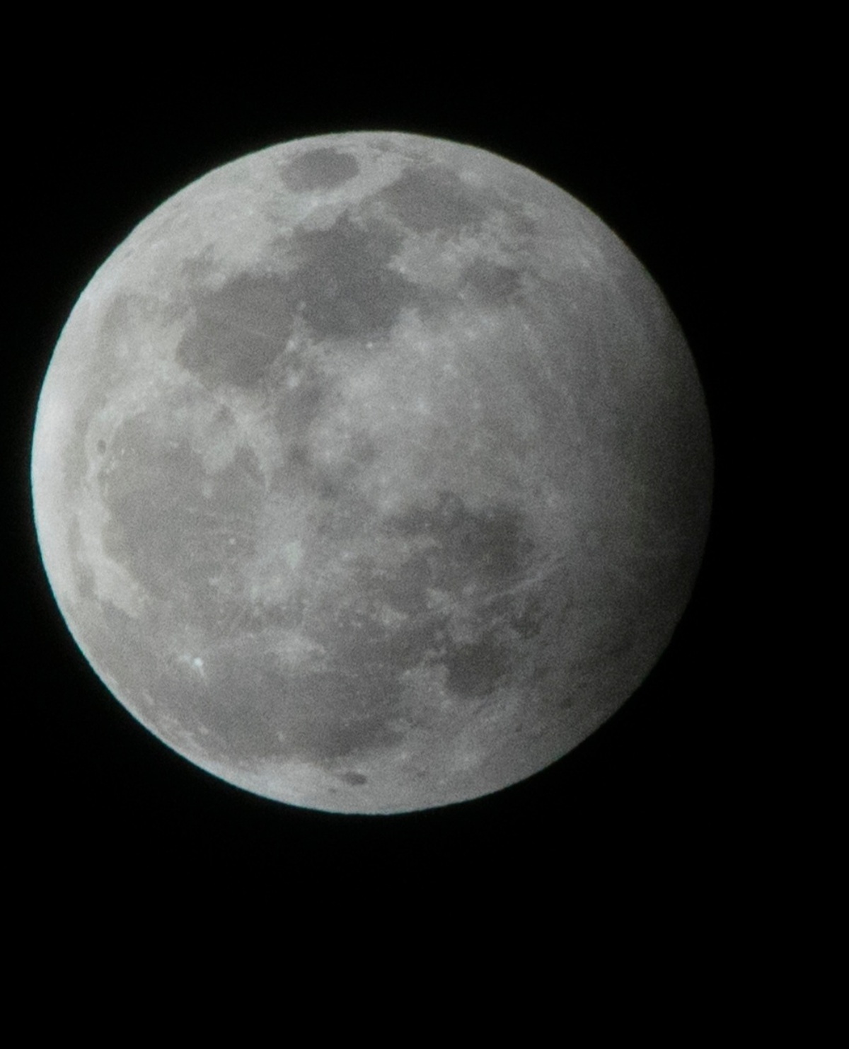 شامگاه امشب ماه گرفتگی نیم سایه ای رخ می دهد  فرصت رصد ۴ ساعته گرفت ماه