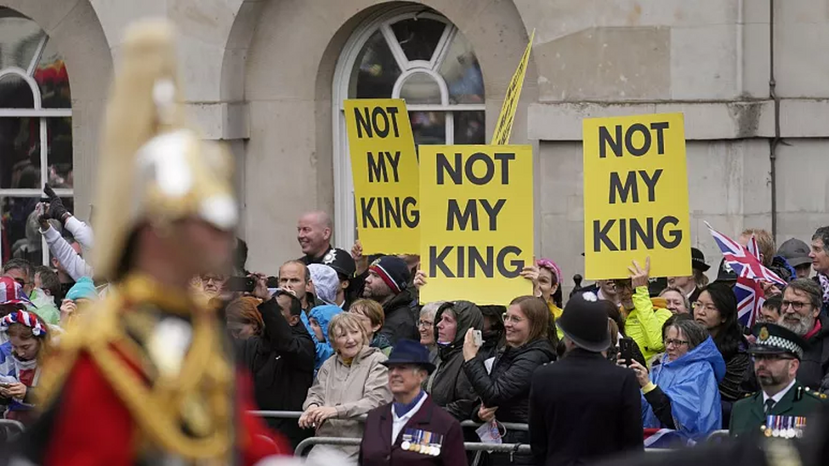 حواشی تاج‌گذاری چارلز سوم با انتقاد از پلیس بریتانیا ادامه دارد