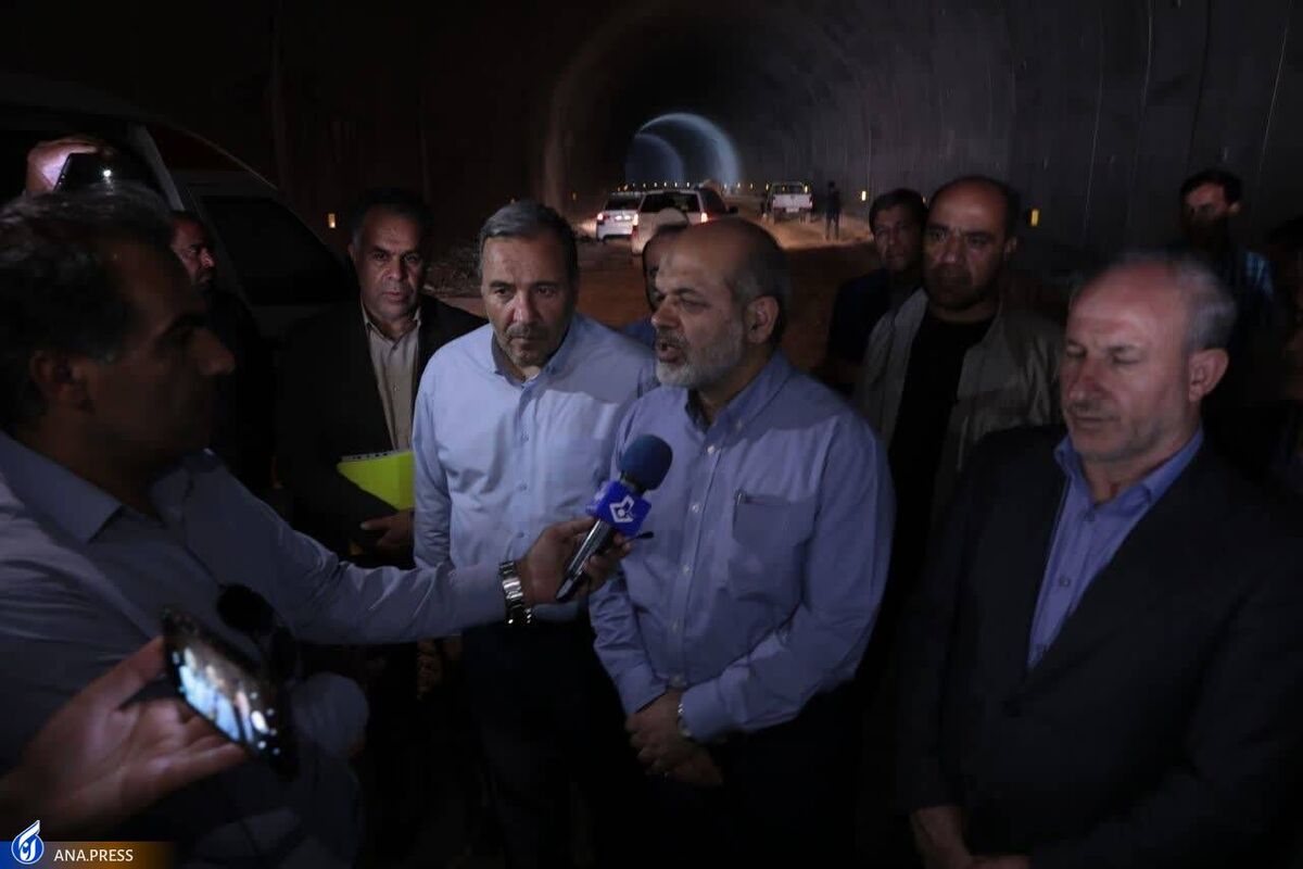 وزیر کشور: تکمیل تونل های مسیر ایلام - مهران در مراحل پایانی است
