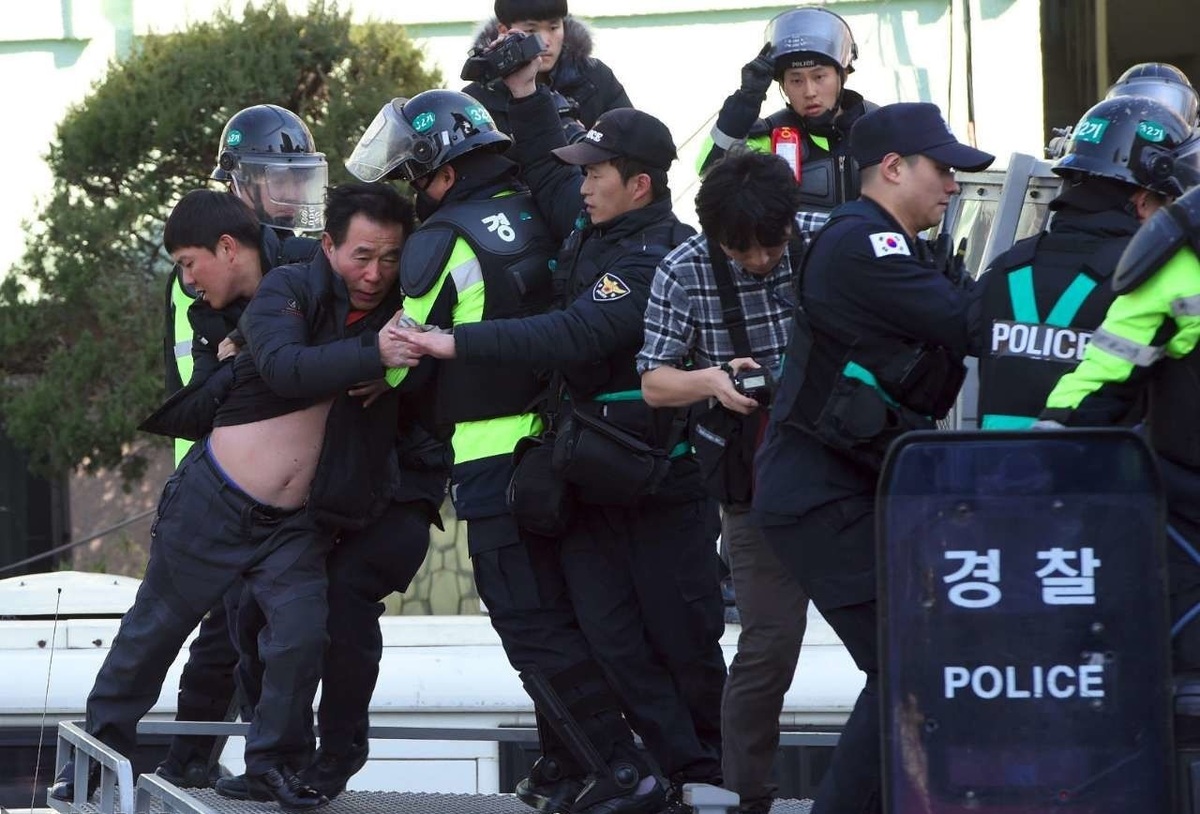 پلیس کره‌جنوبی به پردیس‌های سینمایی و توزیع‌کننده‌های فیلم حمله کرد