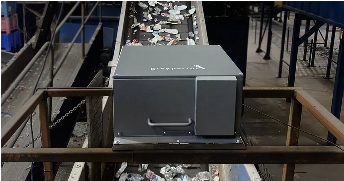 عرضه دستگاه تصفیه هوای ساخته‌شده با «میکروسوییچ هوشمند» در نمایشگاه «شهر هوشمند»