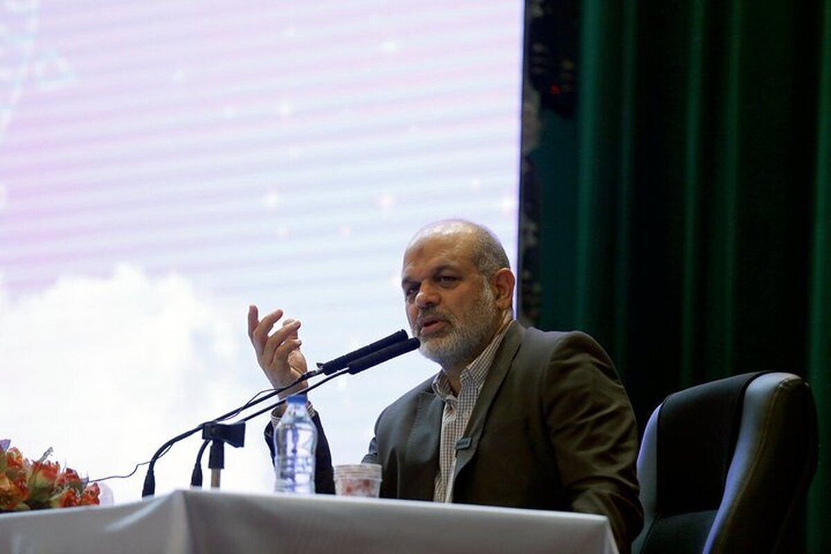 بازدید وزیر کشور از نمایشگاه شهر هوشمند ایران