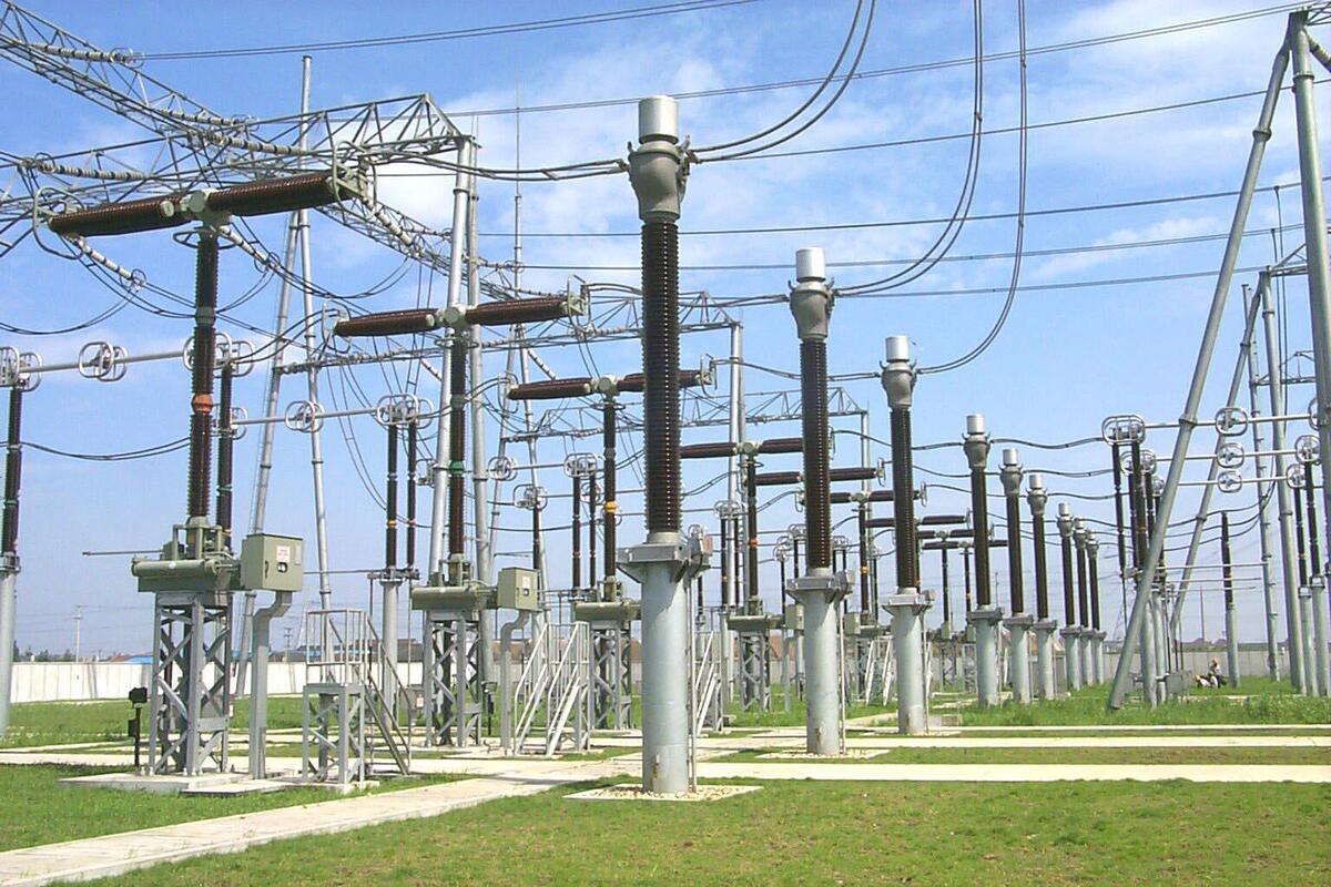 بازآرایی شبکه توزیع برق با هدف کاهش تلفات و بهبود ولتاژ خطوط