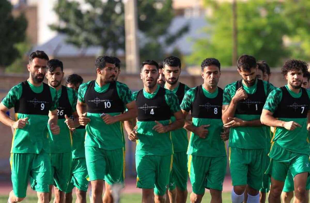 زمان اضافه شدن بازیکنان عراقی به تمرینات صنعت نفت  شاگردان ویسی با پرسپولیس بازی می‌کنند