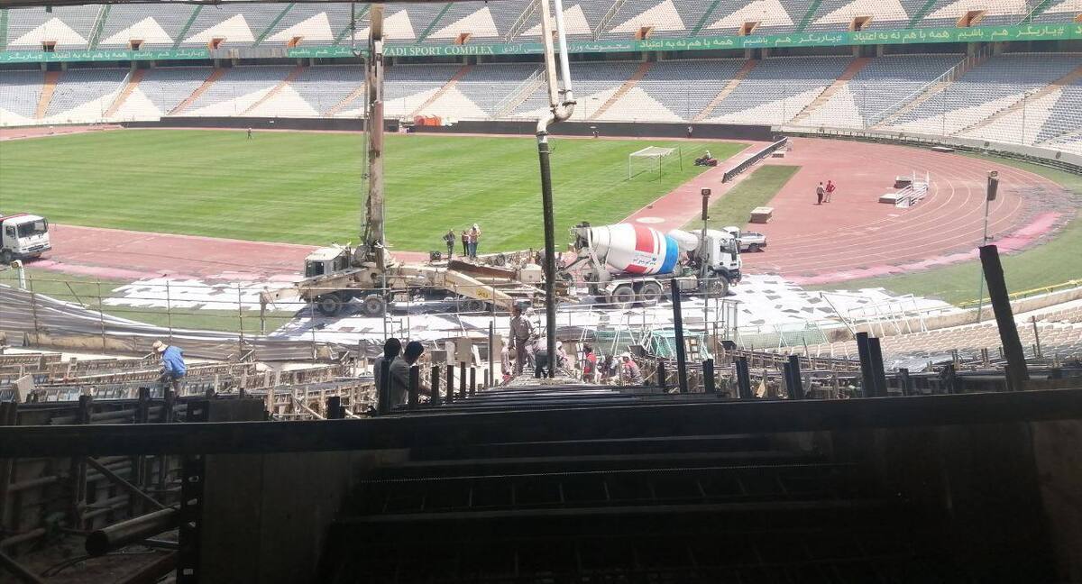 عملیات بتن‌ریزی و ساخت سکو‌های جدید استادیوم آزادی آغاز شد