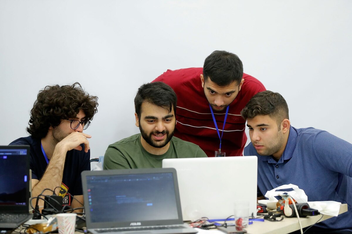 برنامه‌نویسان ایرانی با چه چالش‌هایی دست و پنجه نرم می‌کنند؟