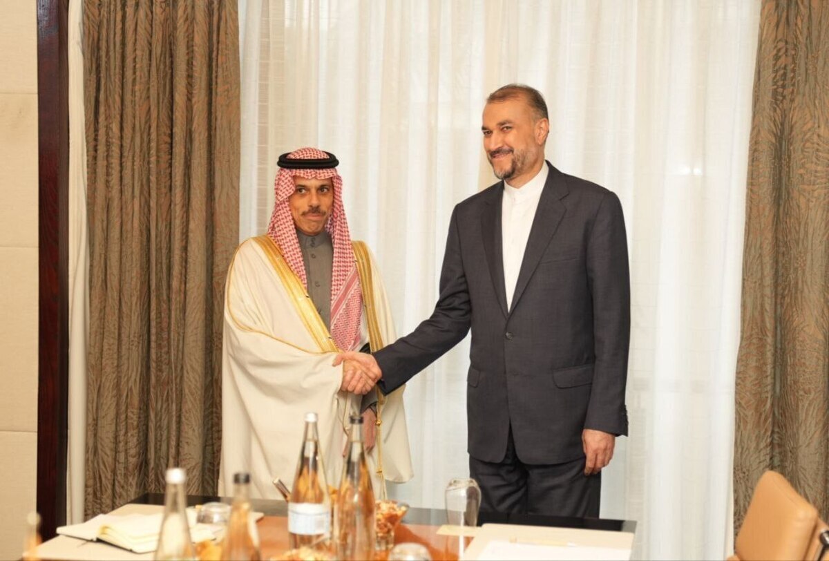 دیدار و رایزنی امیرعبداللهیان با همتای عربستانی/ روز شلوغ دیپلماسی ایران در حاشیه خلیج فارس