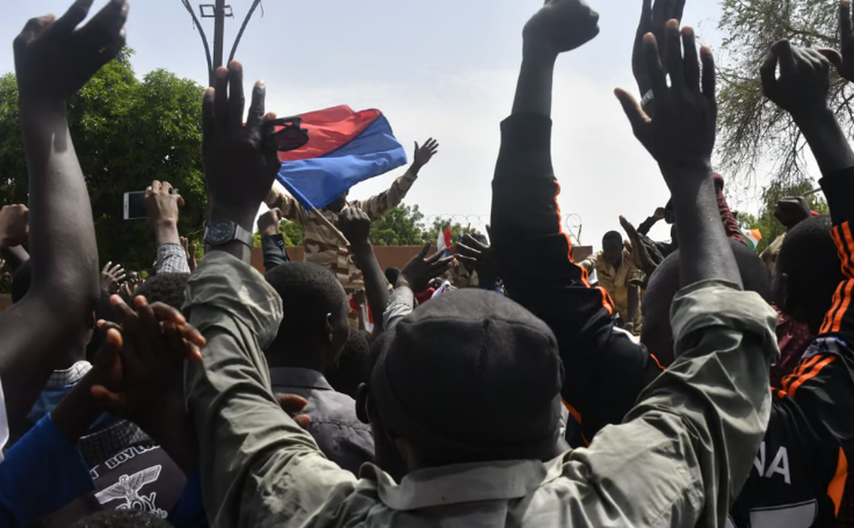 کودتای نیجر/ اِکُواس تهدید به مداخله نظامی کرد