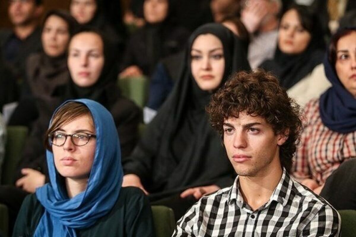 دانشجویان غیر ایرانی همسو با فرهنگ کشور جذب دانشگاه‌ها می‌شوند  حضور پردیس ارس دانشگاه تهران در نمایشگاهی در کشور ارمنستان